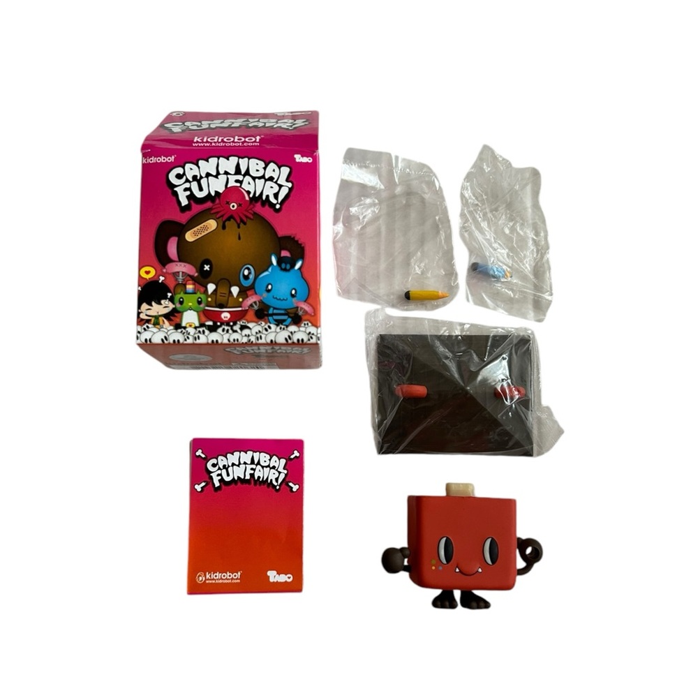 Kidrobot x Tado Cannibal Funfair Series 2008 Vinyl Art Figure - Bear House + Box - Picture 12 of 14